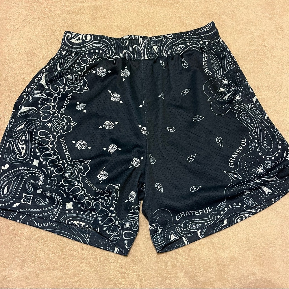Grateful Mens Navy Blue Paisley Bandana Print Athletic Mesh Shorts